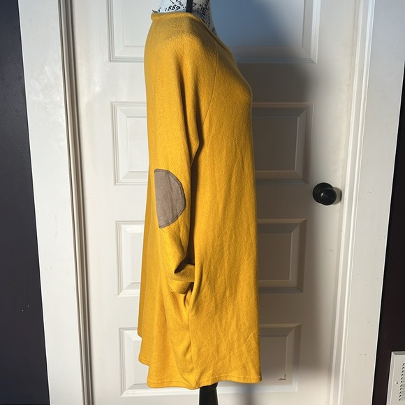 Betsey’s Boutique Shop dress with pockets fuzzy and soft! - Picture 2 of 8